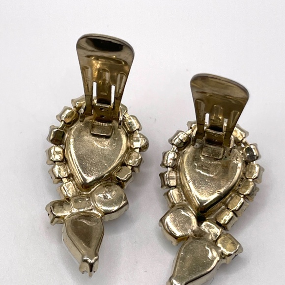 Vintage Unsigned Milk Glass Pastel Rhinestone Bracelet Clip-on Earrings Set - Picture 12 of 15